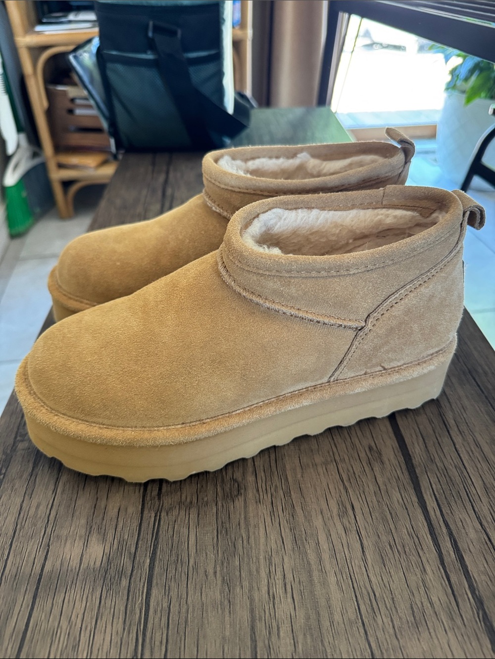 BearPaw Women's Suede Platform mini boot - Camel Tan